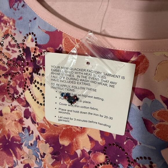 Quacker Factory Size 1X Pink Rhinestone Floral Short Sleeve Plus T-shirt Spring - Picture 7 of 9